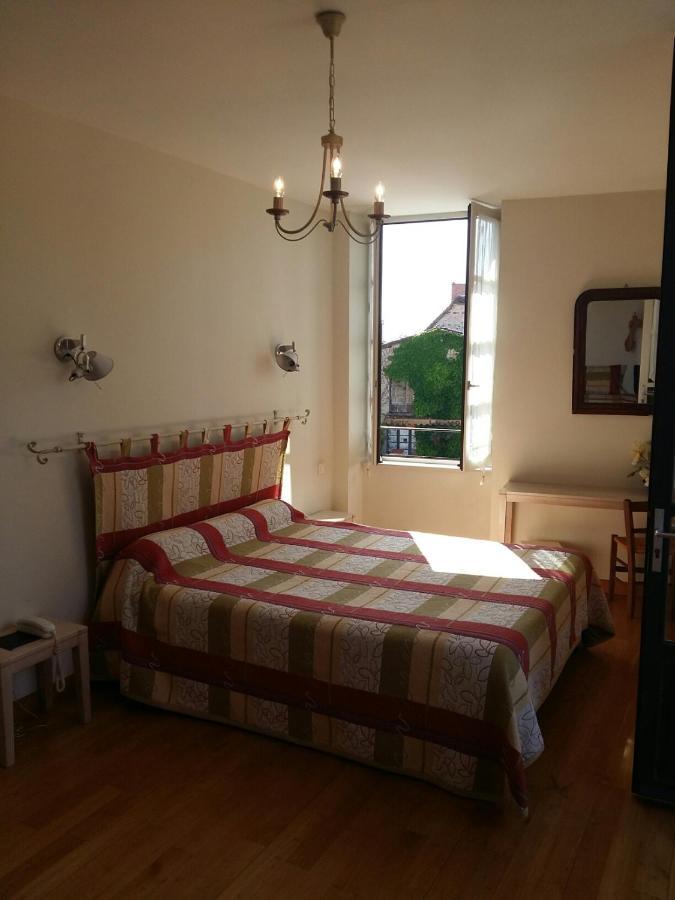 Hotel Le Relais De La Tour Capdenac-Gare Esterno foto